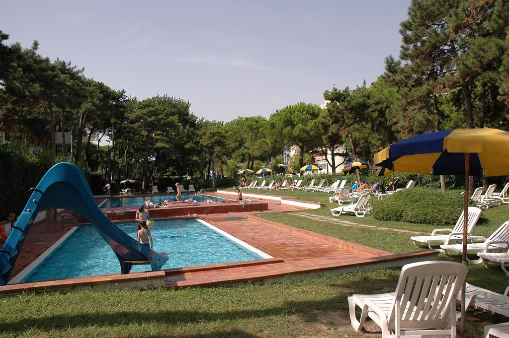 Appartamenti Vacanza Albatros Lignano Sabbiadoro Exterior foto